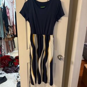 SHEIN Navy and Gold Wave Pattern Dress